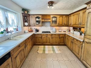 Kitchen- click for photo gallery